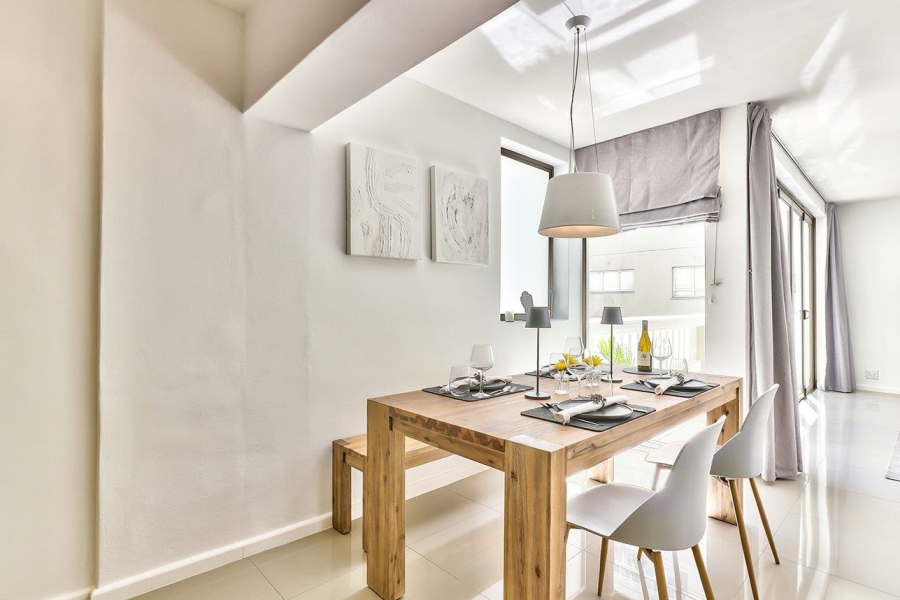 1 Bedroom Property for Sale in Sea Point Western Cape